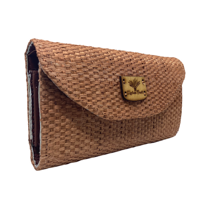 Cartera Naty café forro en piel color shedron